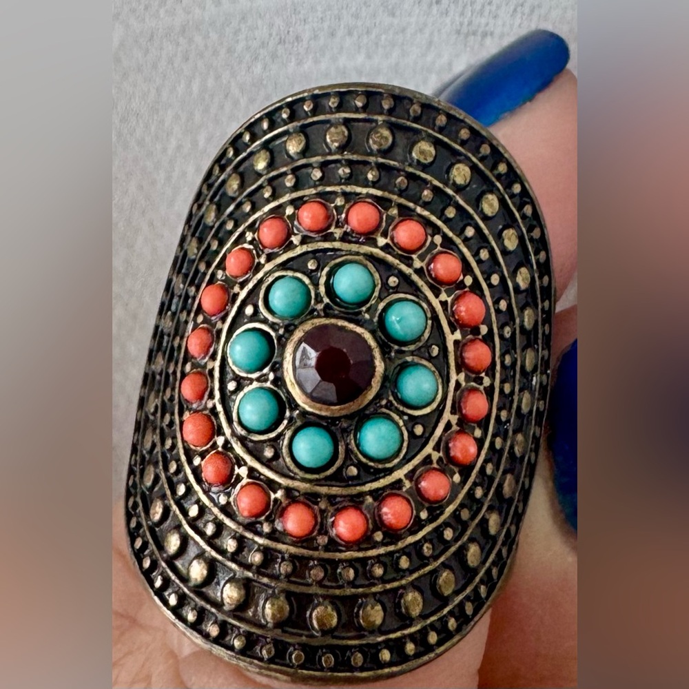 🪸 Vintage Bohemian Ring with Turquoise & Coral Accents - Picture 3 of 6